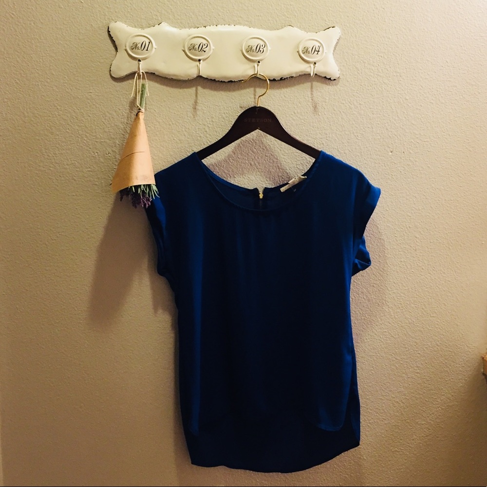 Blue hi-low top